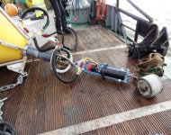 Das Bild zeigt eine Nahaufnahme von einem Sondenapparat zur Erfassung und Datenübertragung von Gewässergütedaten Das Bild zeigt eine Nahaufnahme von einem Sondenapparat zur Erfassung und Datenübertragung von Gewässergütedaten